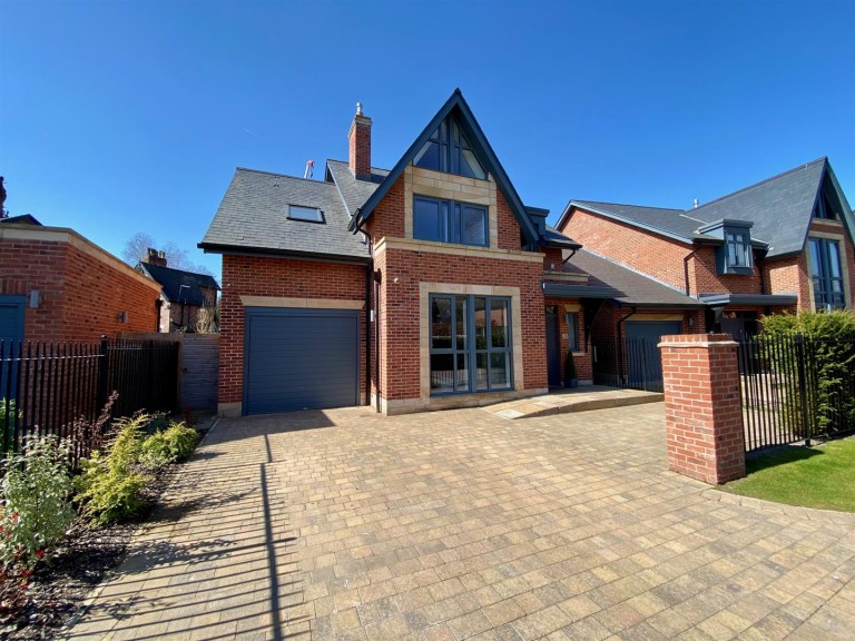 View Full Details for St James Park, Didsbury, M20 2BN